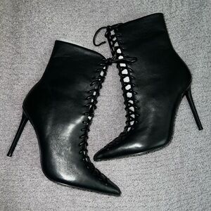 NEW Steve Madden Katari Lace Up Booties